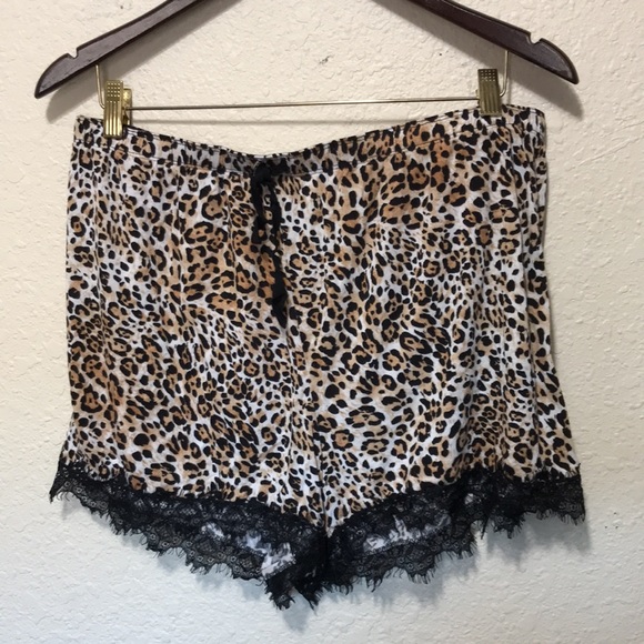 Seeing Stars 2 Piece Animal Print And Lace Short PJs. Good Condition. Size 1X. - Picture 8 of 14